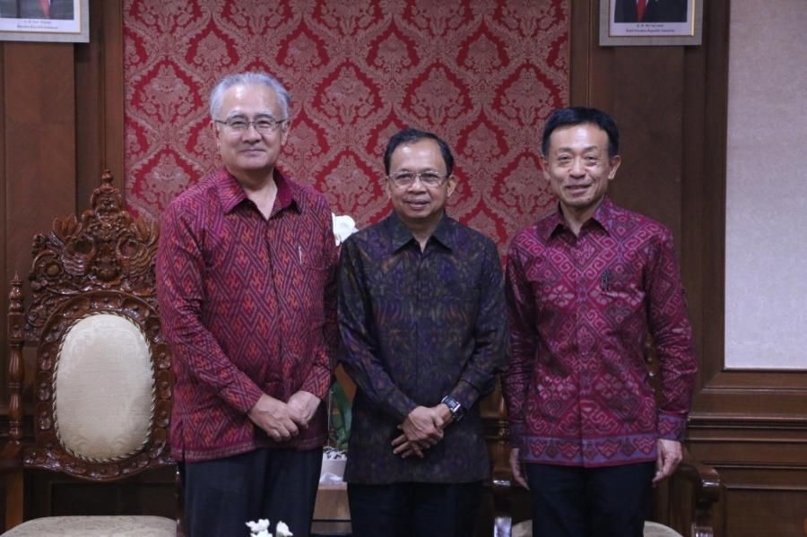 podiumnews.com-Gubernur Koster Ingin Tiru Budaya Bersih Negeri Jepang