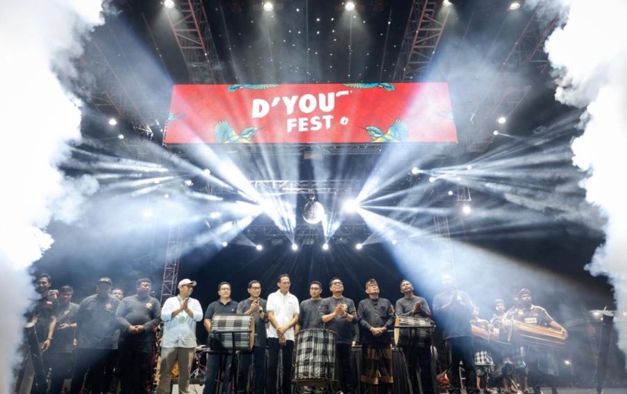 Pada puncak pelaksanaan D'Youth Fest yang digelar pada 11–12 Juli 2026, jumlah kunjungan penonton tercatat sekitar 42 ribu orang, dengan total nilai transaksi ekonomi menembus Rp3,2 miliar. (foto/sukadana)