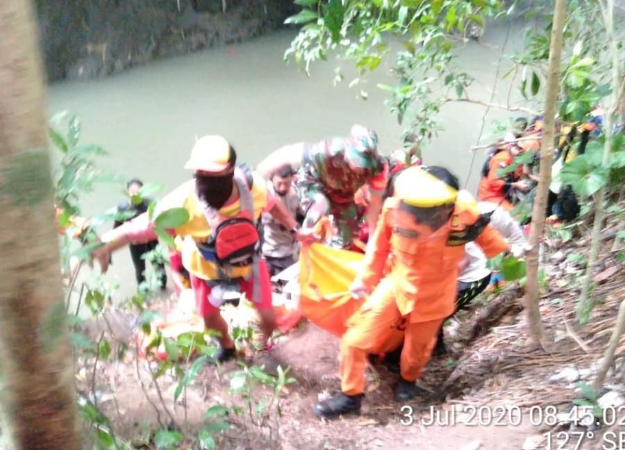 podiumnews.com-Tim SAR Temukan Jenazah Pelajar Tenggelam di Sungai 