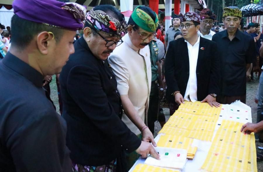 podiumnews.com-Festival Desa Adat Perkuat Benteng Adat dan Budaya 