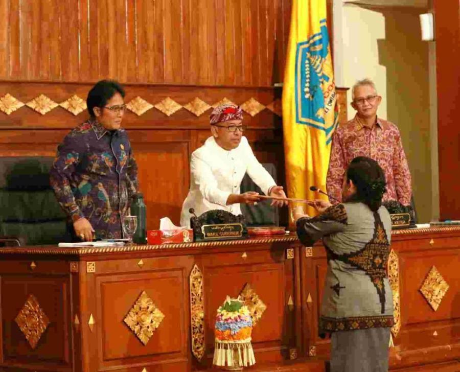 podiumnews.com-Fraksi DPRD Bali Soroti Perubahan APBD 2025