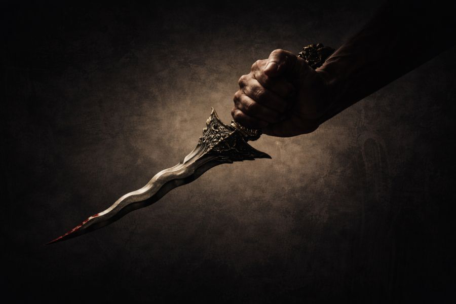 podiumnews.com-Gagang Belati yang Menikam Tuannya Sendiri