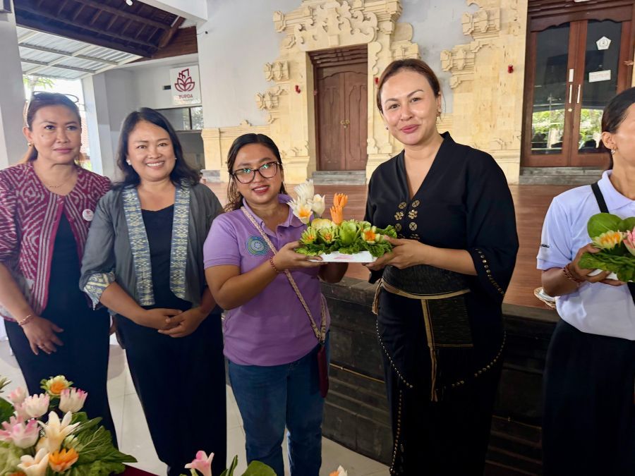 podiumnews.com-GOW Badung Latih 50 Ibu Kedonganan Percantik Sajian Kuliner