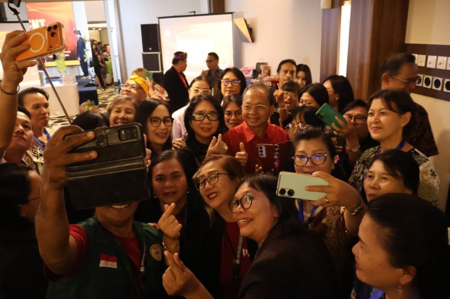 Gubernur Bali, Wayan Koster membuka secara resmi acara Doa Puasa Ester Nasional (DOPEN) Tahun 2026 yang bertajuk Excellent Spirit, di Hotel Infinity, Jimbaran, Badung, Bali, Selasa (28/4/2026). (foto/sukadana)