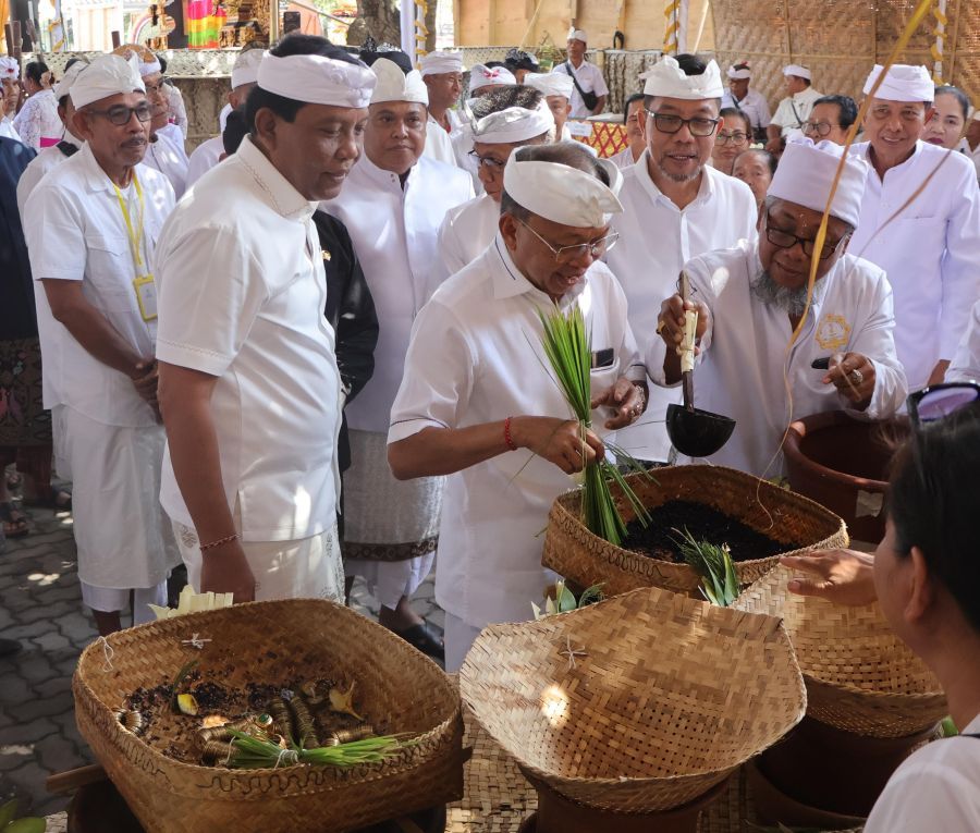 podiumnews.com-Gubernur Bali Dorong Atma Wedana Massal Jadi Model Gotong Royong
