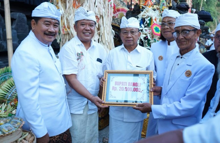 podiumnews.com-Gubernur Bali Hadiri Puncak Karya Panca Wali Krama Ulun Danu Batur