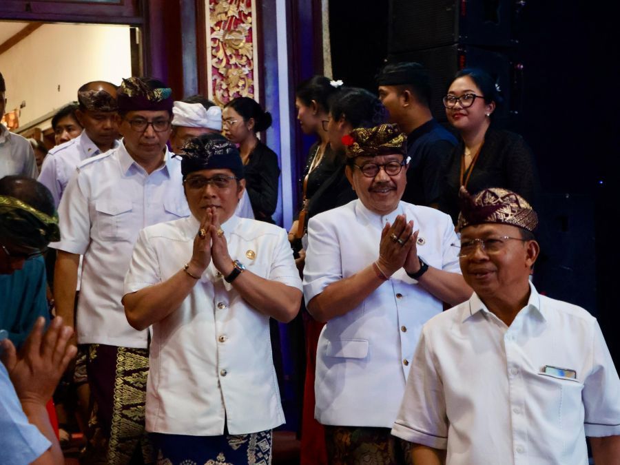 podiumnews.com-Gubernur Koster Ajak Wujudkan Pariwisata Bali Berbudaya, Berkualitas dan Bermartabat