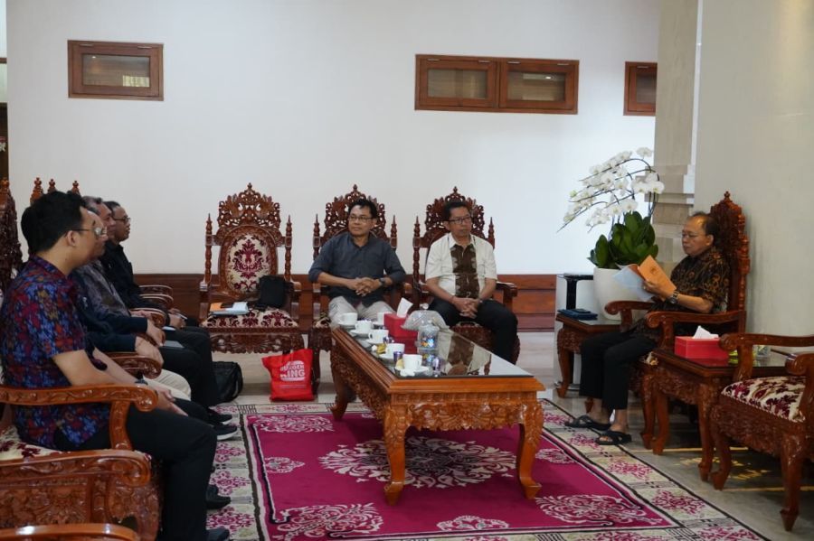 podiumnews.com-Gubernur Koster Bidik Bali Jadi Pemain Pasar Babi Nasional