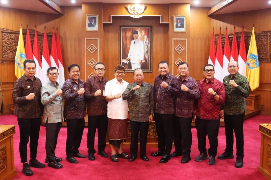 podiumnews.com-Gubernur Koster Tegaskan Bali Harus Dibangun Bersama, Buang Ego Sektoral