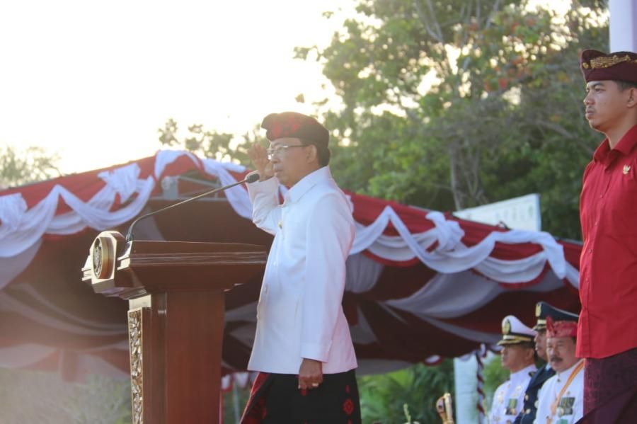 Upacara HUT RI di Pemprov, Peserta dan Gubernur Koster Berbusana Adat Bali