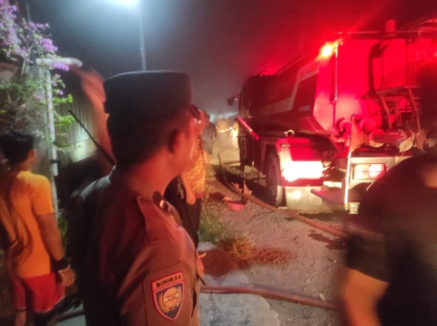 podiumnews.com-Gudang Penyedia Layanan Internet di Mengwi Ludes Terbakar