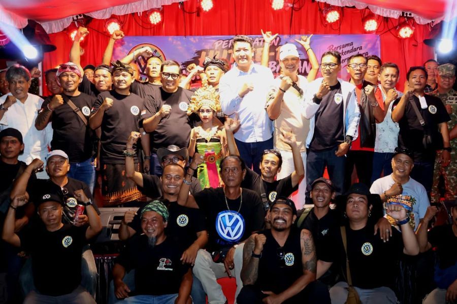 Bupati Tabanan, Dr. I Komang Gede Sanjaya, S.E., M.M. menghadiri peringatan Hari Ulang Tahun (HUT) ke-11 VW Safari Tabanan, di Taman Perjuangan Singasana Tabanan, Bali, Kamis (29/10/2026). (foto/prokopimtabanan)