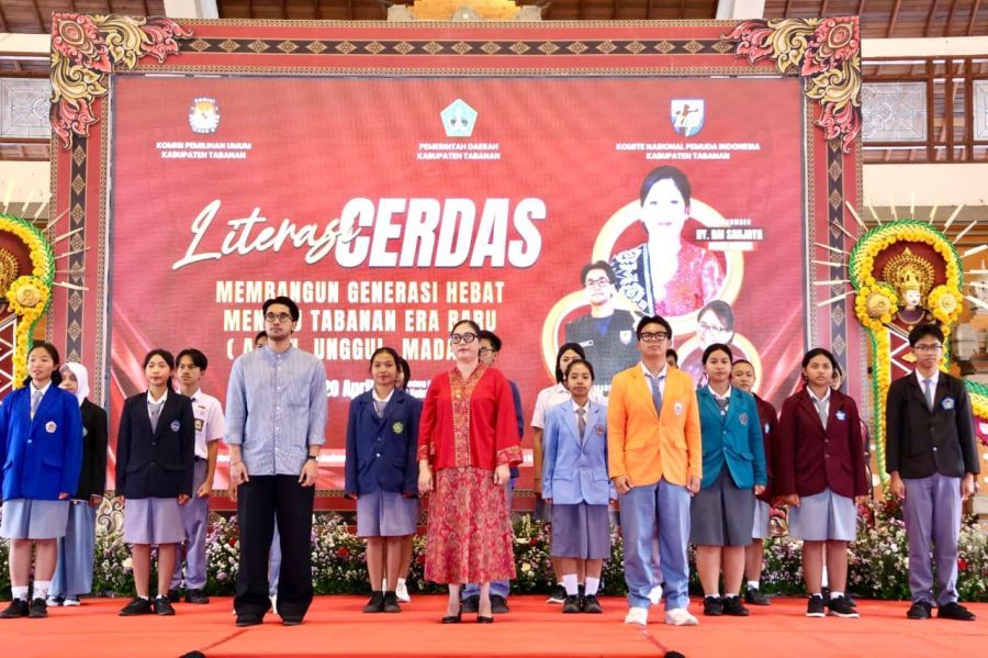 podiumnews.com-Jadi Bunda Literasi, Bunda Rai Wahyuni Dorong Generasi Tabanan Gemar Membaca