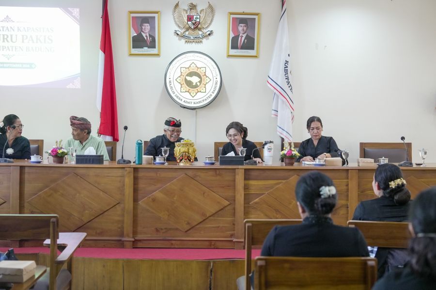 podiumnews.com-Jadi Pengayom, Kapasitas Prajuru PAKIS MDA Badung Ditingkatkan
