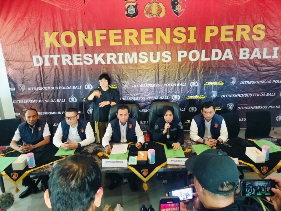 Polisi berhasil meringkus 8 tersangka penyalahgunan BBM bersubsidi yang berada di wilayah hukum Polresta Denpasar, Polres Tabanan, dan Polres Gianyar. (foto/hes)