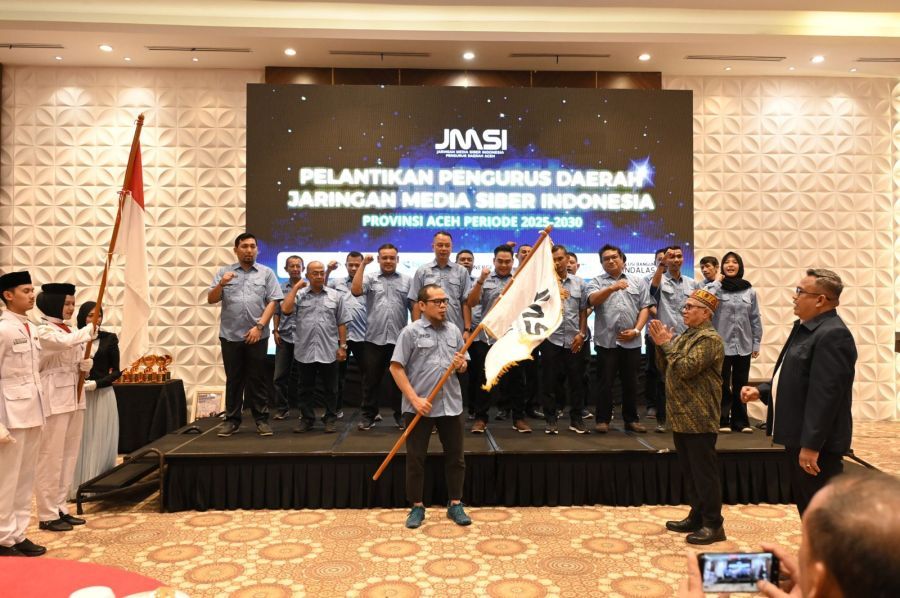  Ketua Dewan Pakar JMSI Hendri Ch Bangun, saat melantik Kepengurusan Pengurus Daerah (Pengda) JMSI Aceh 2025-2030, Jumat (12/6/2026). (Foto:JMSI)
