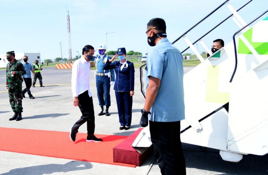 podiumnews.com-Usai Surabaya, Jokowi Datangi Banyuwangi Tinjau Adaptasi Kebiasaan Baru Sektor Pariwisata