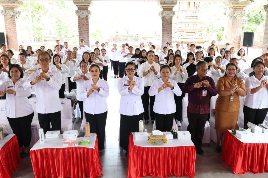 Kader Posyandu Denpasar Terima Bantuan dari Posyandu Bali