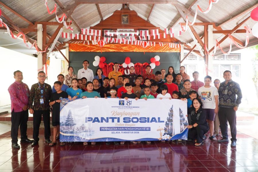 Kantor Wilayah Kementerian Hukum Bali melaksanakan kegiatan Bakti Sosial ke Yayasan Sehati Autis Bali dan Panti Guna Dria Raba, Denpasar, Bali, Selasa (11/8/2026). (Kanwil Kemenkum Bali)