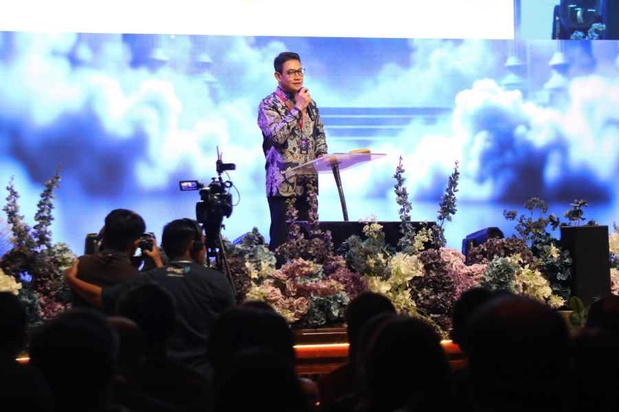 Kapolda Bali Irjen Pol. Daniel Adityajaya, S.H., S.I.K., M.Si. menjadi keynote speaker pada pembukaan Kingdom Leadership Conference di Gereja Bethel Indonesia (GBI) Lembah Pujian, Jalan Antasura, Denpasar, Bali, Selasa (1/9/2026). (foto/hes)