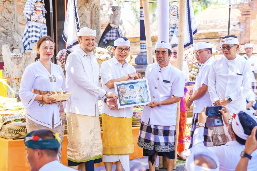 podiumnews.com-Karya di Pura Dalem Desa Adat Karang Dalem, Bupati Badung Tekankan Kebersamaan