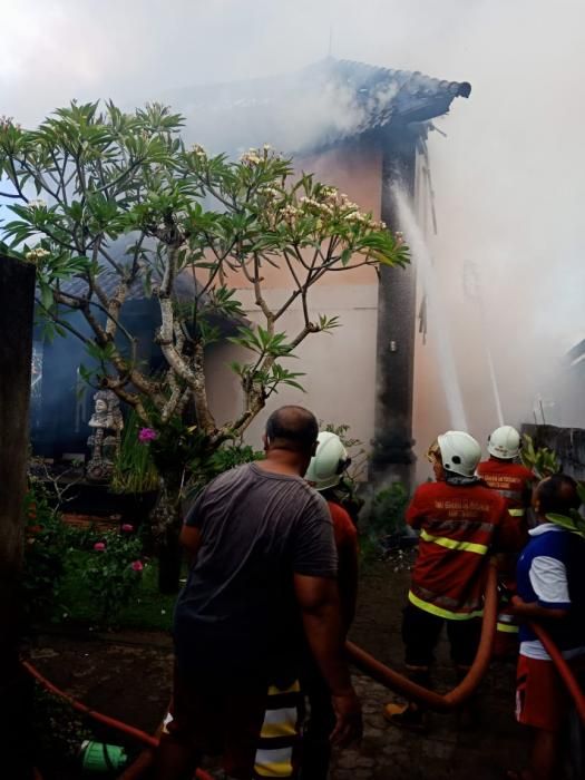 podiumnews.com-Rumah Dua Lantai di Mengwi Terbakar, Kerugian Capai Rp 700 Juta