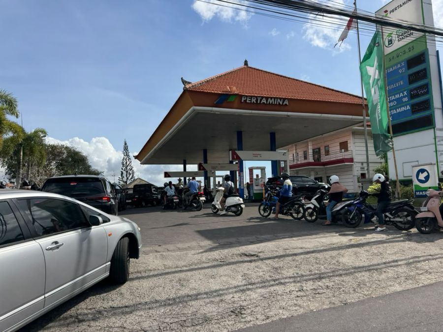 Polsek Kuta Selatan melaksanakan monitoring ketersediaan stok bahan bakar minyak (BBM) di sejumlah SPBU wilayah hukum Polsek Kuta Selatan, Badung, Bali, Rabu (7/10/2026). (foto/hes)
