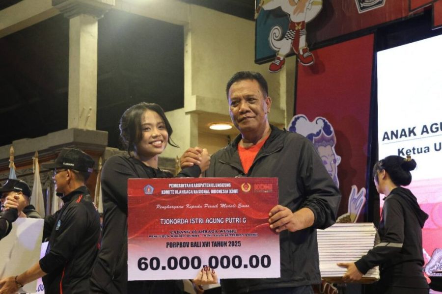 podiumnews.com-Ketua DPRD Klungkung Apresiasi Atlet Berprestasi di PORPROV