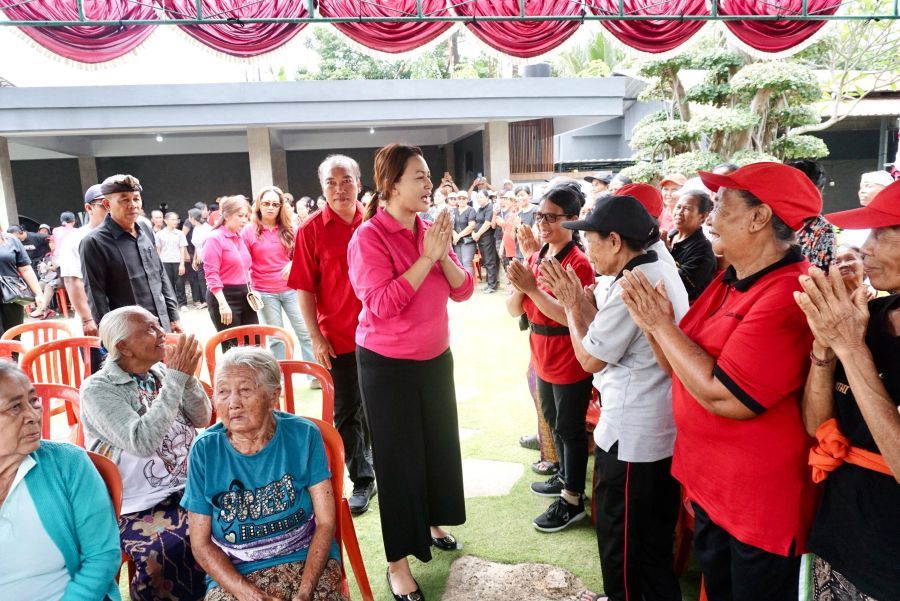 podiumnews.com-Ketua GOW Badung Gelar Bakti Sosial Peringatan Hari Ibu
