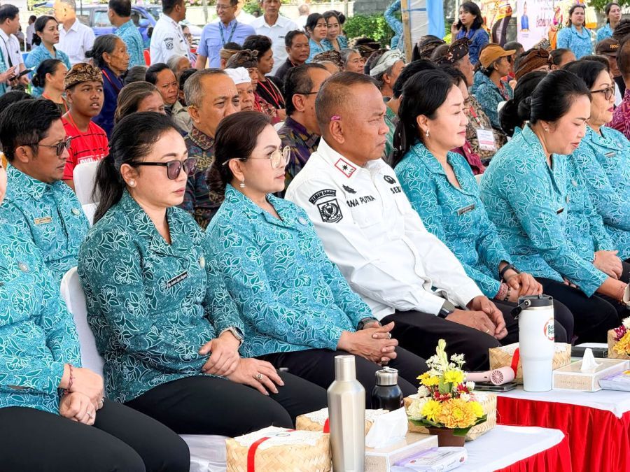 podiumnews.com-Ketua PKK Badung Hadiri Pasar Rakyat PKK Bali di Bangli