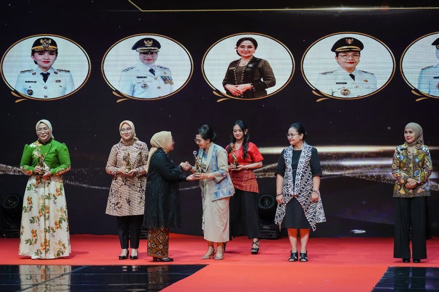 Ketua PKK Badung Rasniathi Arnawa Raih Women’s Inspiration Award