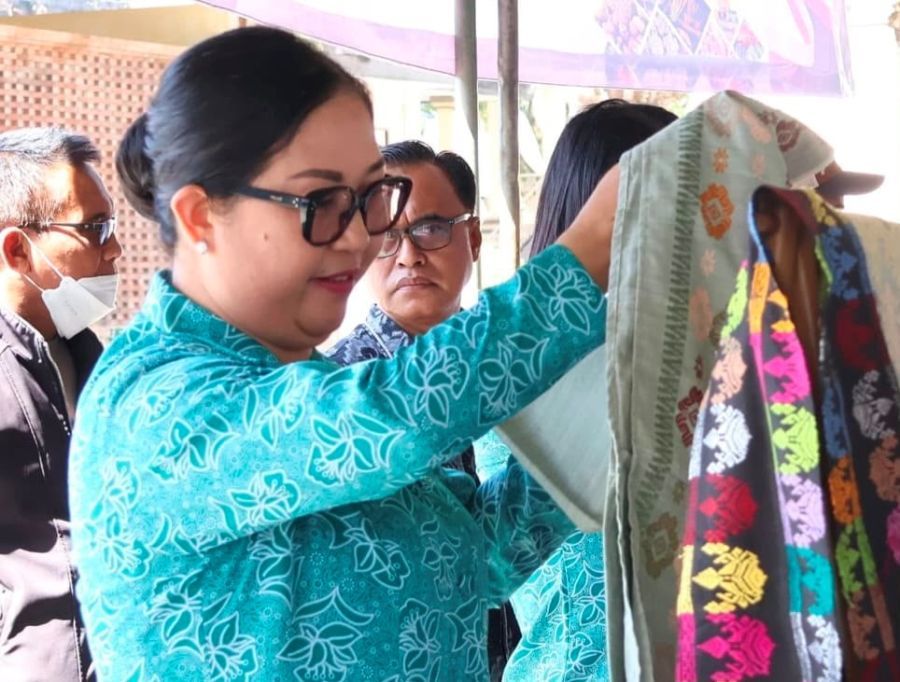 podiumnews.com-Ketua PKK Tabanan Hadiri Pasar Rakyat PKK Bali di Jembrana