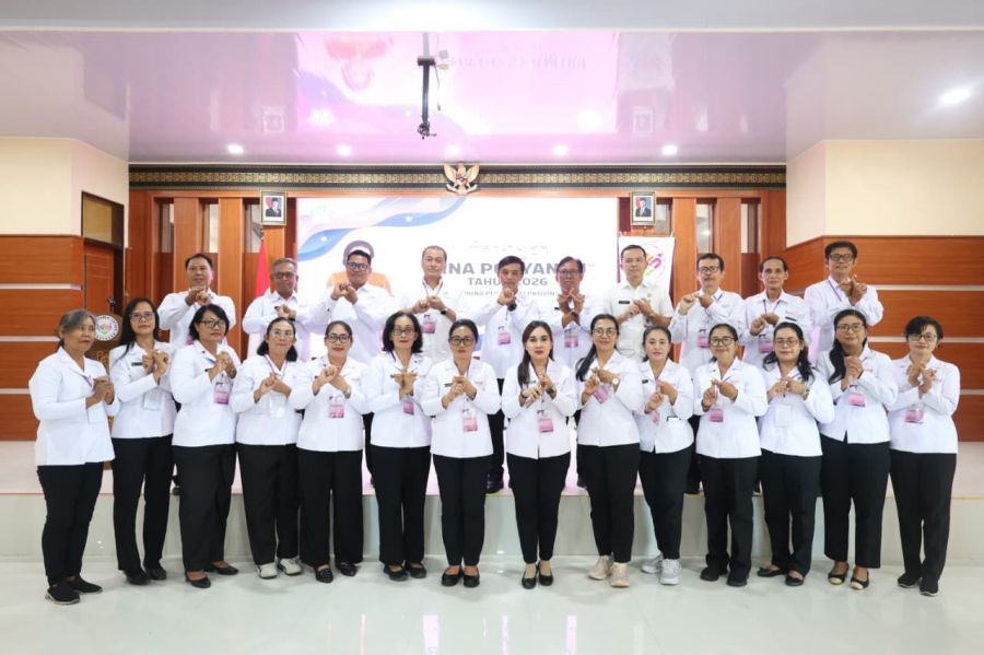 Ketua Tim Pembina Posyandu Kota Denpasar Sagung Antari Jaya Negara bersama Seketaris I Tim Pembina Posyandu Ayu Kristi Arya Wibawa mengikuti kegiatan Bina Posyandu Angkatan IV Tahun 2026 yang diselenggarakan oleh Tim Pembina Posyandu Provinsi Bali, di UPTD Bapelkesmas Dinas Kesehatan Provinsi Bali, Selasa (5/5/2026). (foto/sukadana)