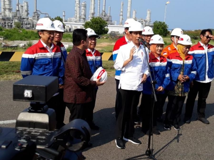 podiumnews.com-Jokowi Target Menteri BUMN 3 Tahun Selesaikan Pembangunan Kilang PT TPPI Tuban 