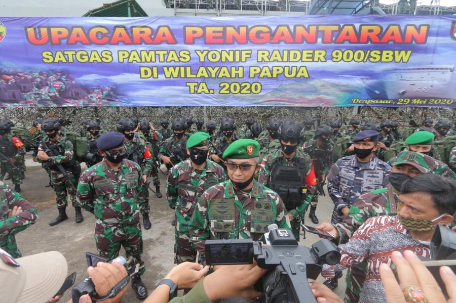 Pangdam Udayana Lepas 450 Prajurit Tugas ke Papua