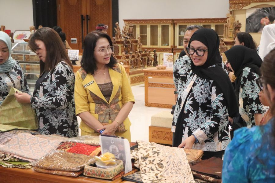 podiumnews.com-Kolaborasi Antardaerah, Dekranasda Badung Dikunjungi Dekranasda Bolaang Mongondow