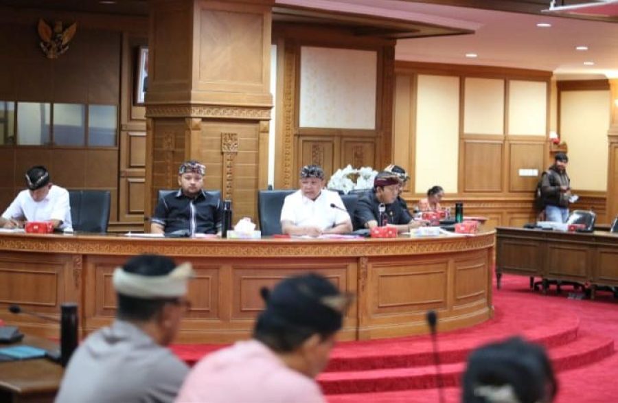 podiumnews.com-Komisi I DPRD Badung Evaluasi Program dan Bahas APBD 2026