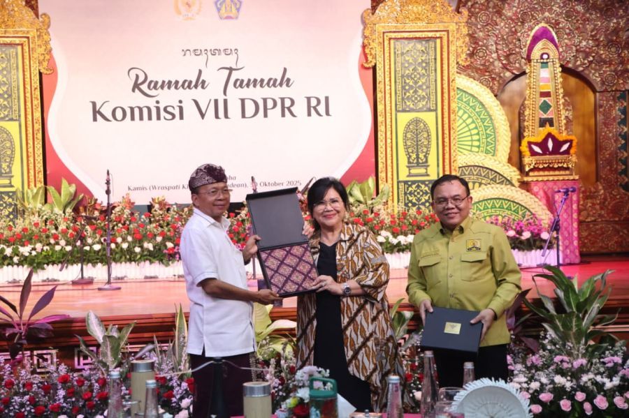 podiumnews.com-Komisi VII DPR Apresiasi Koster Jadikan Bali Role Model Pariwisata Berkelanjutan