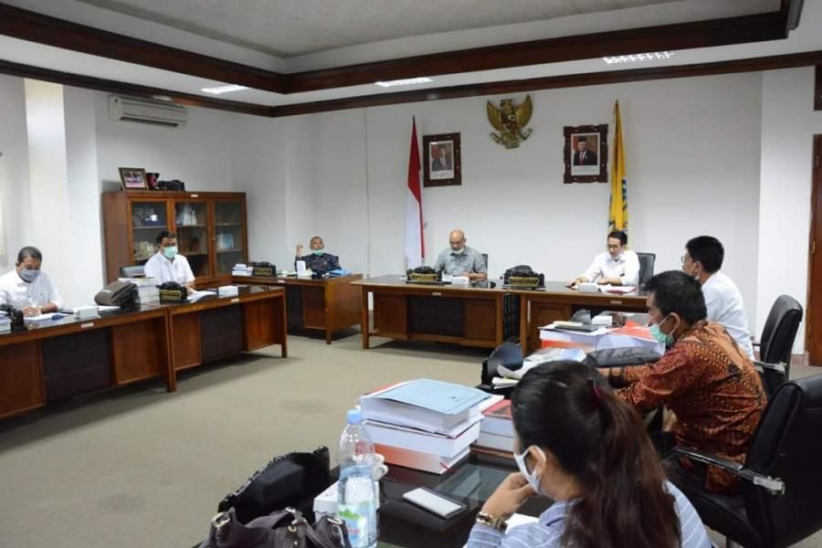 podiumnews.com-Komisi IV Harapkan Orang Tua Siswa Tak Keluarkan Biaya