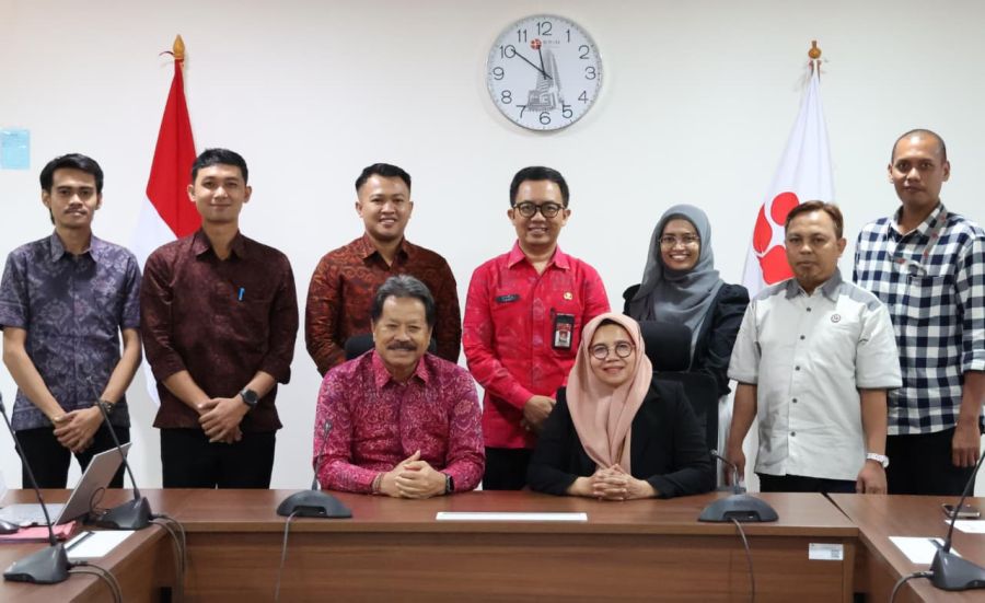 Wakil Bupati Tabanan, I Made Dirga, melakukan koordinasi dan konsultasi ke Badan Riset dan Inovasi Nasional (BRIN) terkait inovasi pengelolaan sampah di Gedung BJ Habibie BRIN, Jakarta, Selasa (23/6/2026). (foto/prokopimtabanan)