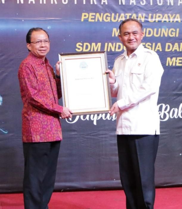 podiumnews.com-Gubernur Koster: Susun Program Realistis untuk Bali Bersih Narkoba