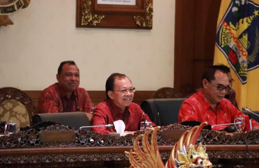 DPRD Sepakat Dengan Sejumlah Raperda yang Dirancang Gubernur Koster
