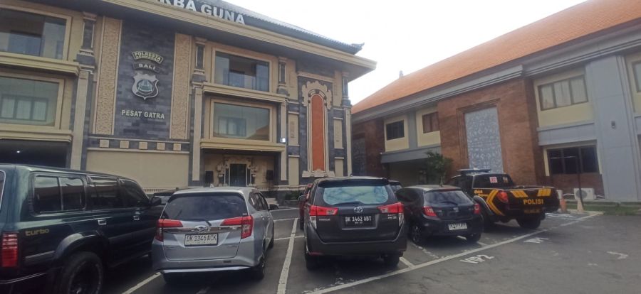 Penyidik KPK memeriksa 6 saksi yang diduga terkait dugaan tindak pidana korupsi pengurusan izin tinggal warga negara asing (WNA). Pemeriksaan ini berlangsung di salah satu ruangan penyidik Polresta Denpasar, Kamis (25/6/2026) (foto/hes)
