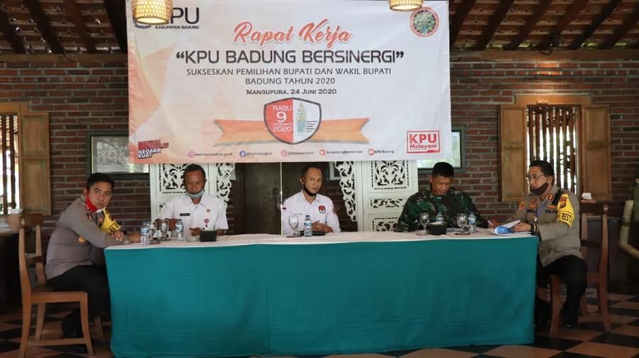 podiumnews.com-Jelang Pilkada Serentak, KPU Badung Gelar Sinergi dengan TNI/Polri