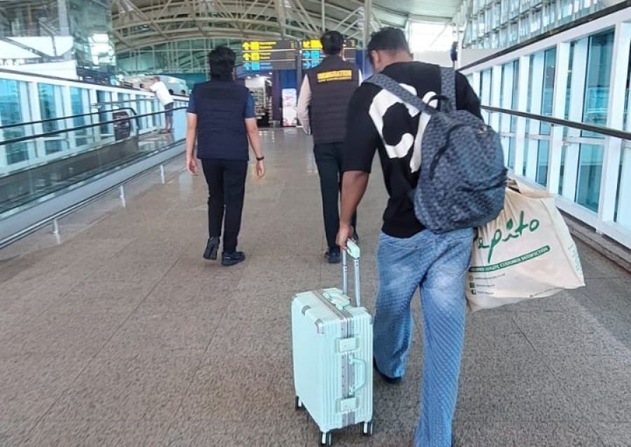 Kantor Imigrasi Ngurah Rai mendeportasi 12 warga negara asing (WNA) yang melanggar aturan keimigrasian di Bali sepanjang 13–23 Oktober 2026. (foto/hes)