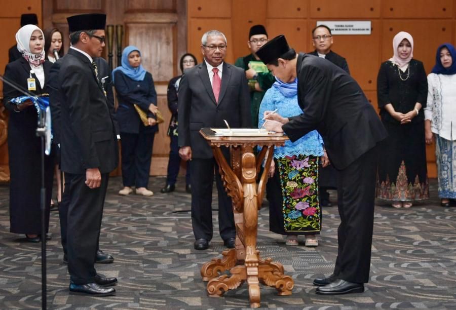 podiumnews.com-Lantik Pejabat di Lingkungan Kemendikbud, Ainun: Berkolaborasi Majukan Pendidikan