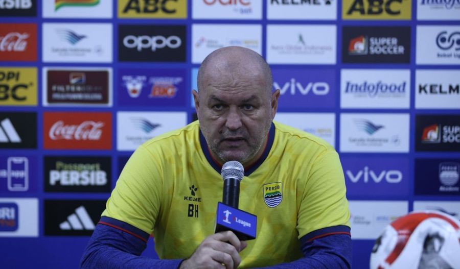 Pelatih Persib, Bojan Hodak jelang lawan Borneo FC. (persib.co.id)