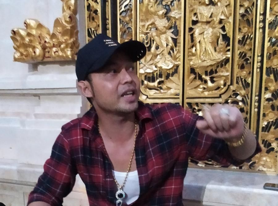 podiumnews.com-Pantaskan Laki Lain Pesankan Istri Orang Kamar Hotel 