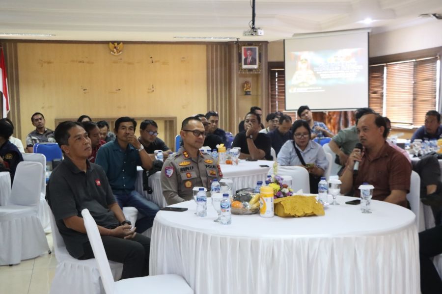 Kapolres Badung yang baru, AKBP Joseph Edward Purba SH, SIK, MH menggelar pertemuan dengan awak media di Mapolres Badung, Selasa (20/1/2026). (foto/hes)