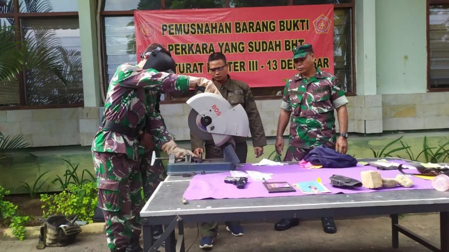 podiumnews.com-Maotamil Denpasar Musnahkan BB Pelanggaran Anggota